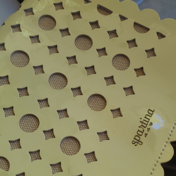 Spartina 449 Yellow Crossbody Bag with Gold Chain - Picture 10 of 11